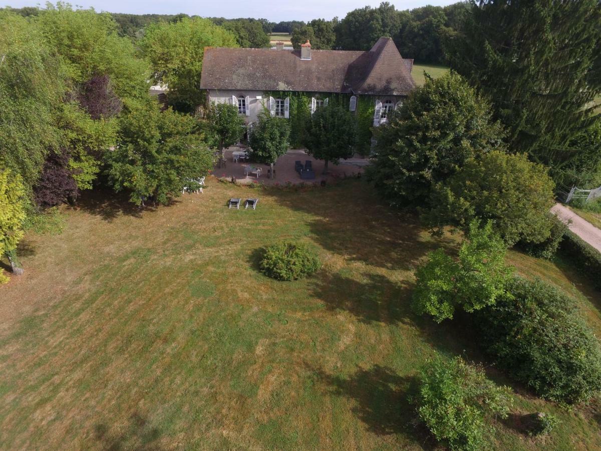 Le Domaine Du Mijarnier Bed and Breakfast Montbeugny Εξωτερικό φωτογραφία