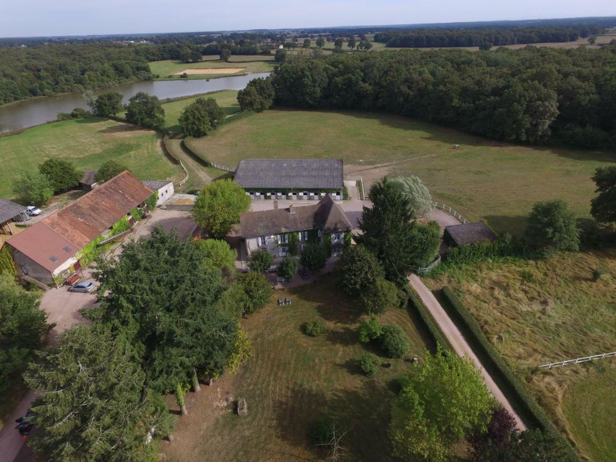 Le Domaine Du Mijarnier Bed and Breakfast Montbeugny Εξωτερικό φωτογραφία